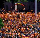 Verdeeld Spanje trekt de straat op: voor overleg over Catalonië, ook demonstraties tegen onafhankelijkheid