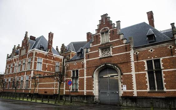 Nederland schort alle uitleveringen aan België op