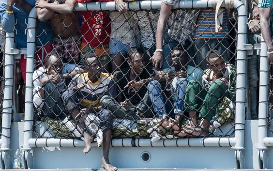 Italië zegt voorlopig nee tegen verlenging EU-missie tegen mensensmokkel