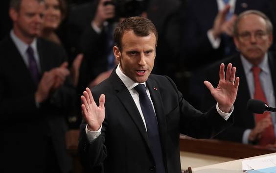 Macron vraagt Trump om de wereld niet de rug toe te keren