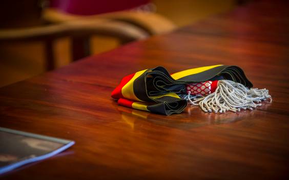 De burgemeester worstelt met zijn uitgaven