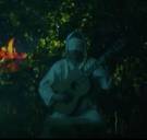 Millionaire in dromerig water: de clip van 'Silent River' is een parel om op te duiken