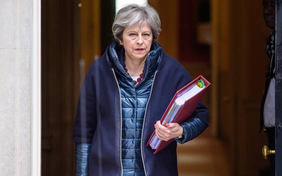 May wijst 23 Russische diplomaten uit, Rusland noemt het 