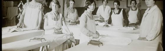 Moeder, waarom strijken wij niet meer?