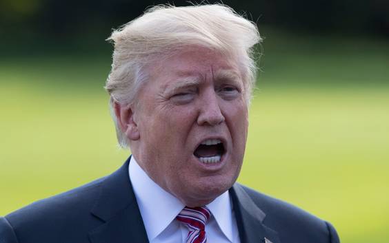 Trump zoekt overal schuld voor gebrekkige hulp Puerto Rico, behalve bij zichzelf