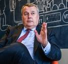 VRT-baas Paul Lembrechts: “De vrouwen voelden zich bijna gestrikt in het web dat Bart De Pauw ”