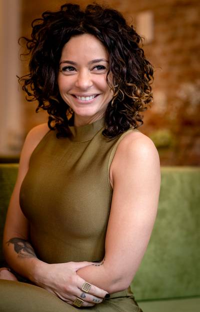 Fajah vindt zichzelf opnieuw uit en André Hazes verovert België