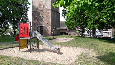 Jongetje vindt schedelresten naast speeltuin in Puiflijk