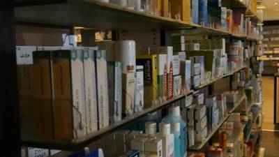 Haagse apotheker maakt peperduur medicijn zelf