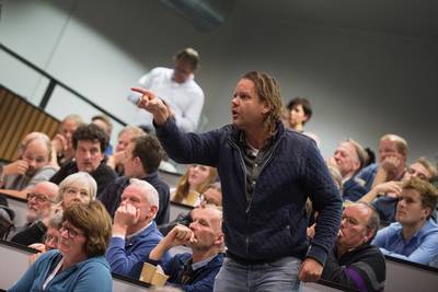 Hoe boeren en bestuurders geen millimeter opschuiven bij Boerendebat: ‘Jullie zijn onbereikbaar!’