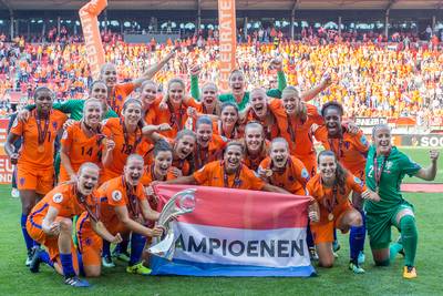 Oranje Leeuwinnen door KNVB benoemd tot bondsridders