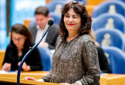 Léonie Sazias na behandeling kanker terug in Tweede Kamer