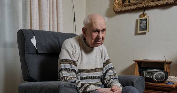 Piet 97 Wil Niet Weg Na 77 Jaar En Toen Kon Hij De Trap Niet