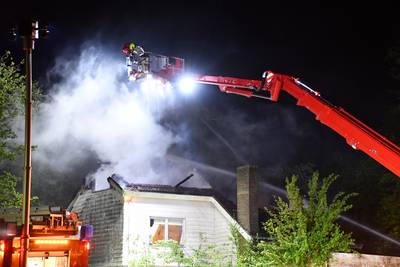 Brand verwoest ‘spookhuis’ Oosterland