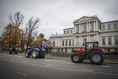 Boerenprotest: tractoren rijden naar Schiphol