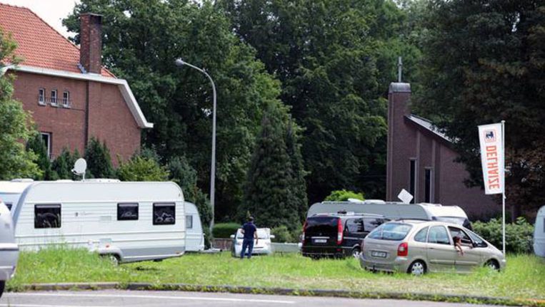 Delhaize Maakt Terrein Ontoegankelijk Voor Zigeuners Binnenland Nieuws Hln