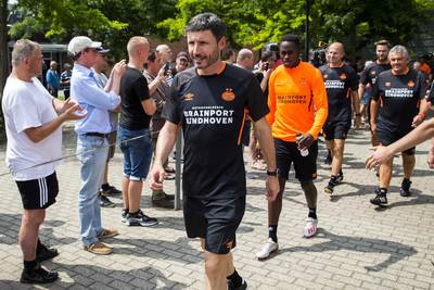 Van Bommel bij start incompleet PSV: ‘Dit is niet wat je wilt als trainer’