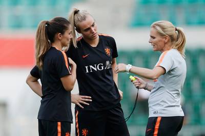 LIVE | Oranje opent in Tallinn de jacht op EK-ticket
