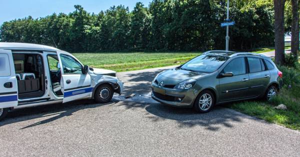 Voorrangsfout leidt tot één gewonde bij ongeval in Heemserveen.