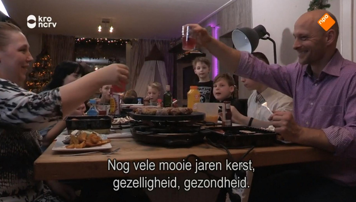 Ergens Tussen Hoop En Vrees Volgt Peter Buwalda De Avonturen Uit Een Huis Vol De Volkskrant