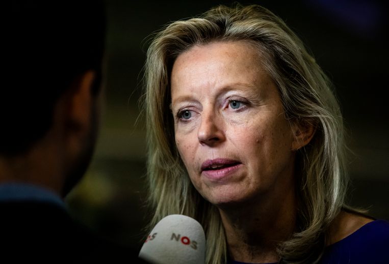 Minister Ollongren Na Lang Ziektebed Terug In Den Haag Het Parool