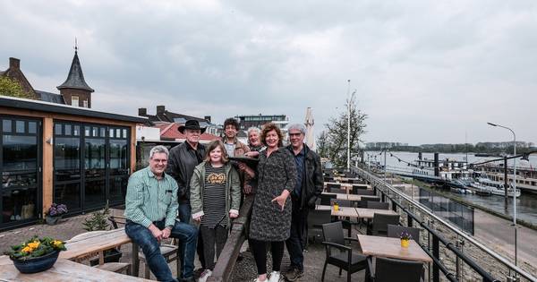 Voor de zestiende keer klinken de blues in het dorp: 2000 liefhebbers naar Tolkamer