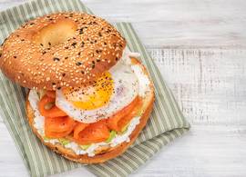 Bij déze supermarkt zijn de eieren en gerookte zalm het goedkoopst