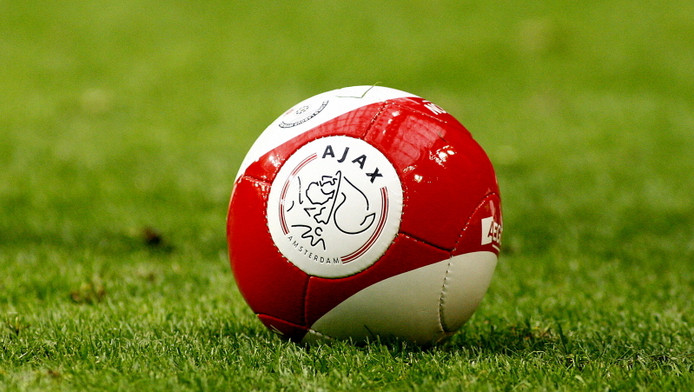 'Toptalent PSV (16) door oud-topvoetballers naar Ajax' | Nederlands voetbal | AD.nl