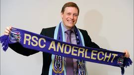 PORTRET. Van een nieuwe politieke beweging naar Anderlecht: de plotse carrièreswitch van Karel Van Eetvelt