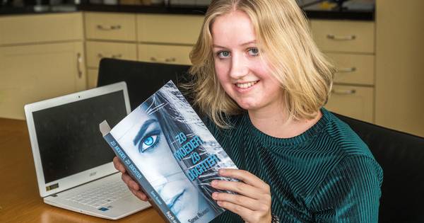 Sophie Hilhorst (20) uit Beltrum heeft al drie boeken op haar naam staan - Tubantia