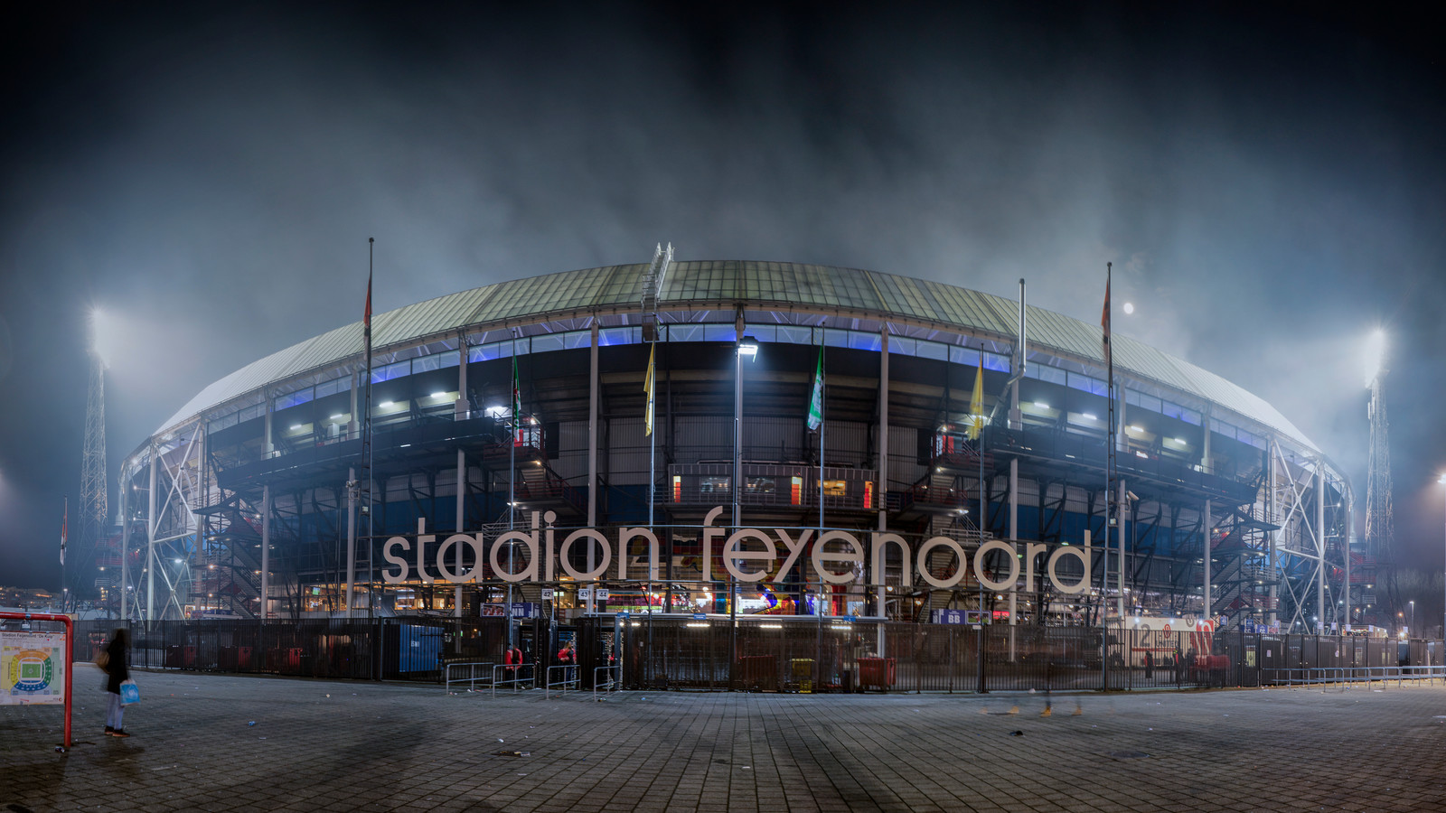 Feyenoord doet aangifte tegen waaghalzen die Kuip ...