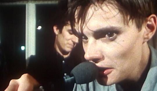 Fuck vrolijkheid: Canvas eert de donkerste decade van de Belpop