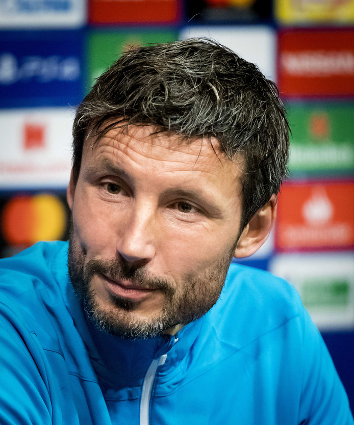 Van Bommel wil het liefst zijn eigen plan-A trekken en ...