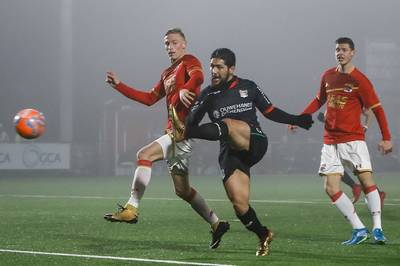 Achahbar schiet NEC met hattrick naar de koppositie