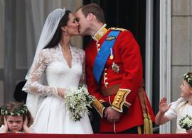 Zó ziet het chagrijnige bloemenmeisje van de royal wedding van William en Kate er nu uit