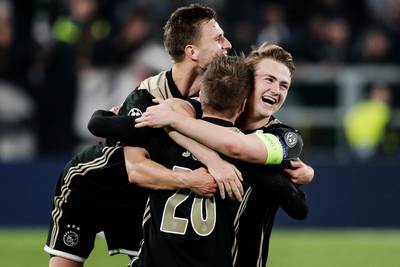 KNVB werkt door Europees succes Ajax aan noodplan: wedstrijd tegen de Graafschap week later