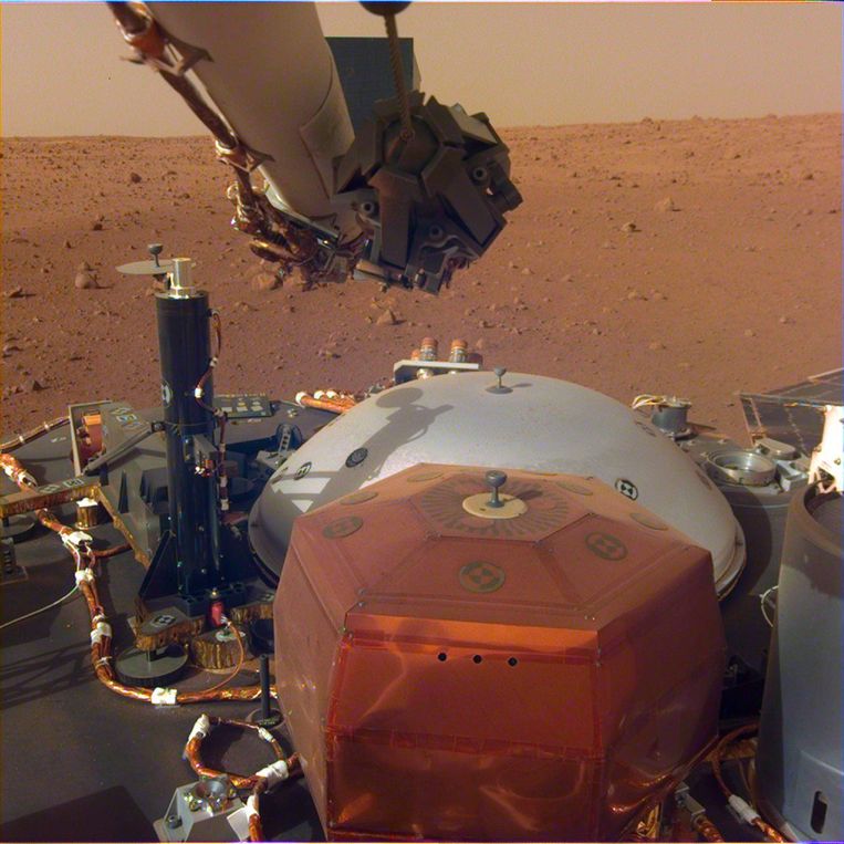 De Marslander InSight landde op maandag 27 november op Mars na een lange reis van bijna zeven maanden.