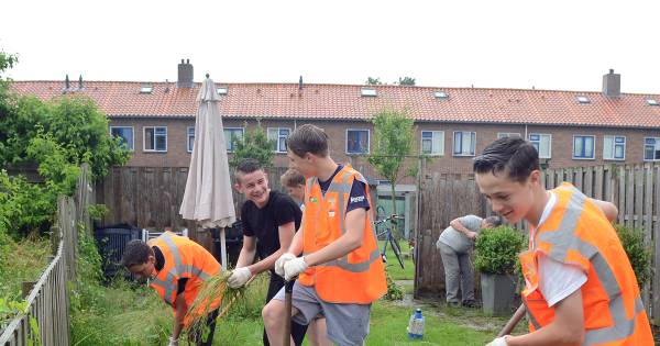 Leerlingen aan de slag in tuinen Zeeuwland