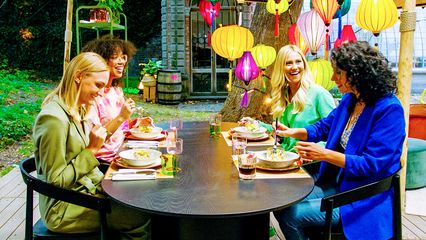 11. Anke Buckinx, Celine Van Ouytsel, Hanne Claes en Soe Nsuki