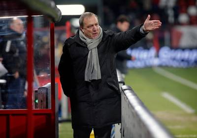 Bibberend naar de Grolsch Veste, Van 't Schip treft oude bekende