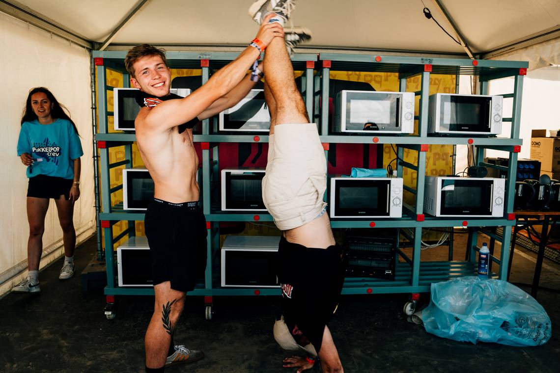 Zo overleef je als debutant op de camping van Pukkelpop: ‘Aiki-noedels blijven de beste keuze!’