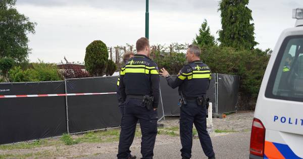Crimineel Jan B. (69) aangehouden bij zijn woning in Hulten, groot politieonderzoek gaande - BN DeSt