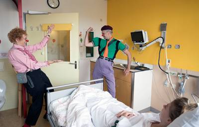 De toverlach van de Cliniclowns werkt ook in Ede