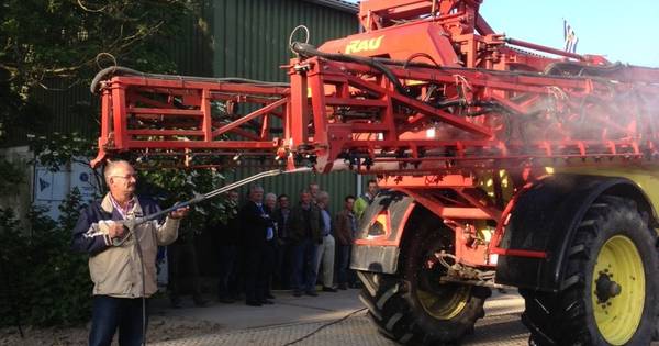 Dreischor herbergt eerste wasplaats landbouwspuitmachine in Zeeland | Schouwen-Duiveland - PZC
