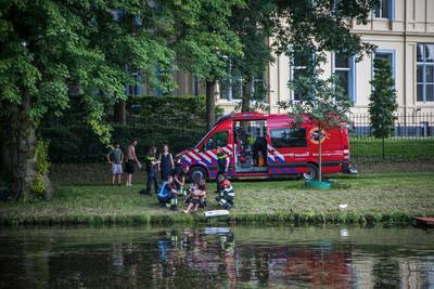 Zwemmer (25) bijna verdronken tijdens 112-storing: ‘Iedereen belde boos en radeloos’