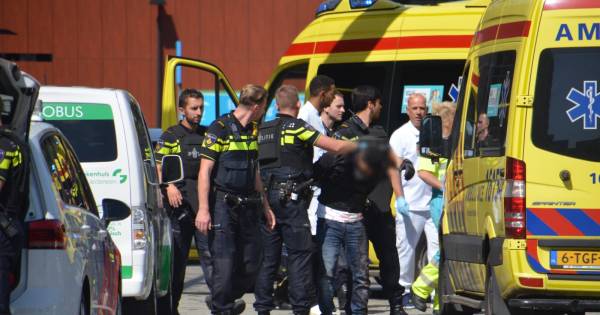 Vrouw (36) uit Haastrecht zwaargewond bij steekincident in ziekenhuis Gouda - AD.nl
