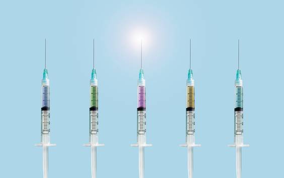 Live - ‘Modernavaccin beschermt voor bijna 95 procent tegen corona’