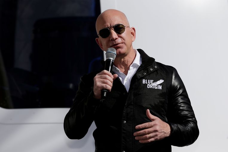 Amazon-baas Jeff Bezos - de rijkste man op aarde - wil een permanente maanbasis.