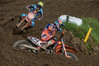 Herlings wint partijtje modderworstelen in Rusland