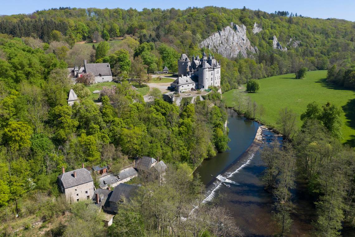 ‘400 à 500 jongeren’ geëvacueerd tijdens afvaart van Lesse: zeven kajakkers naar ziekenhuis